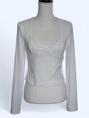 Fitted White Long-Sleeve Crop Top with Sweetheart Bust